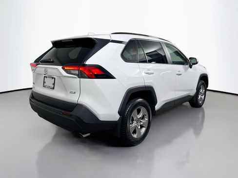 Used 2025 Toyota RAV4 XLE w/ Convenience Package FWD image 4