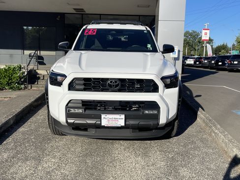 Certified 2025 Toyota 4Runner TRD Off-Road AWD/4WD image 2