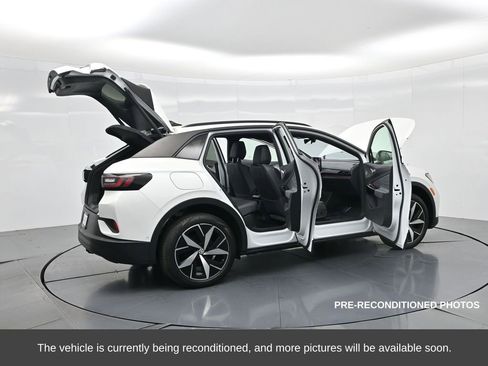 Used 2023 Volkswagen ID.4 Pro S image 38
