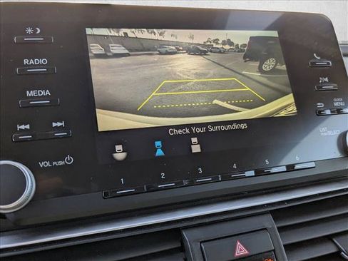 Used 2019 Honda Accord LX image 13