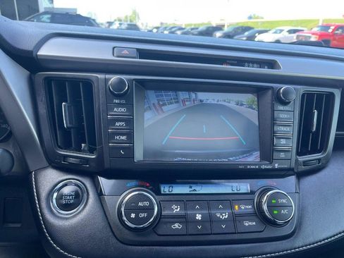 Used 2018 Toyota RAV4 XLE AWD/4WD image 30