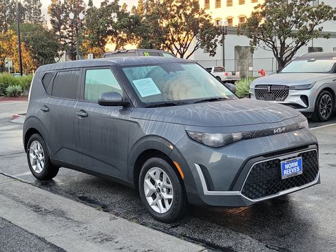 Used 2025 Kia Soul LX image 28