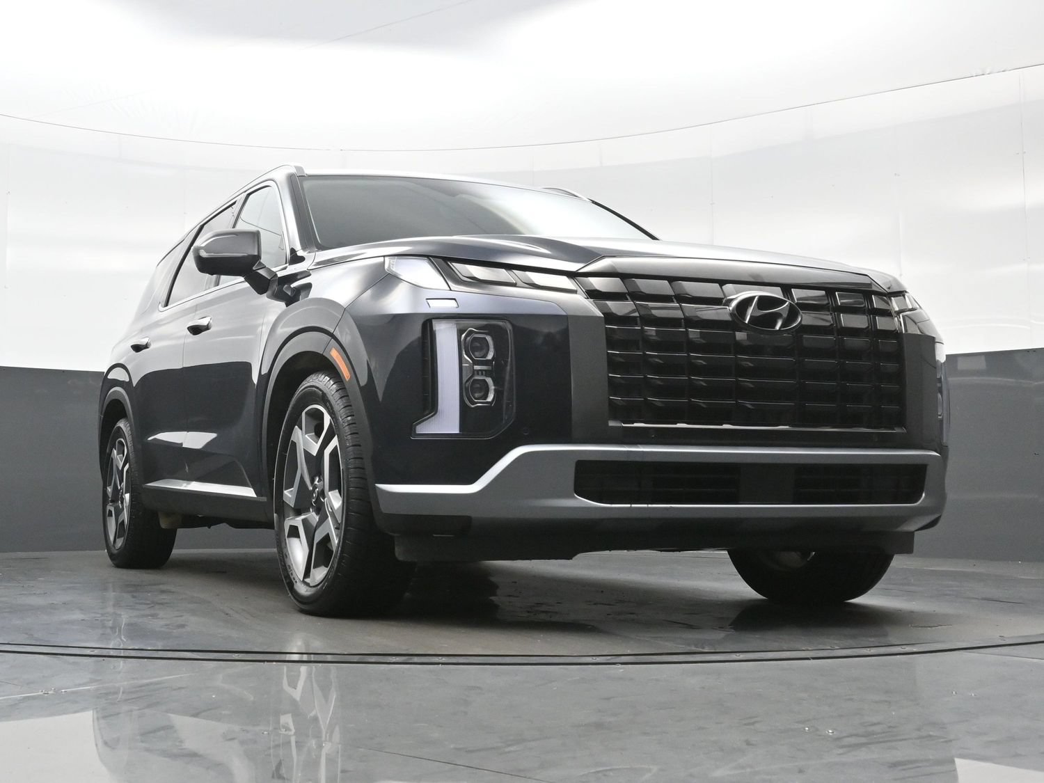 Certified 2023 Hyundai Palisade Limited w/ Cargo Package AWD/4WD image 35