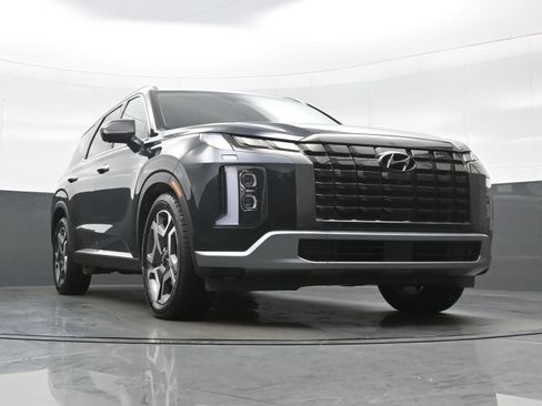 Certified 2023 Hyundai Palisade Limited w/ Cargo Package AWD/4WD image 35
