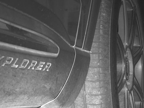 Used 2021 Ford Explorer XLT w/ Equipment Group 202A RWD image 12