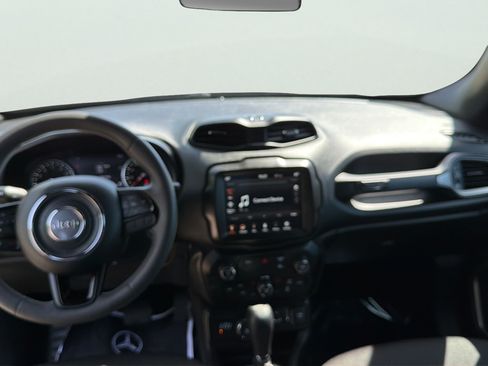 Used 2021 Jeep Renegade Latitude AWD/4WD image 14