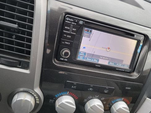 Used 2012 Toyota Tundra 4x4 CrewMax image 36