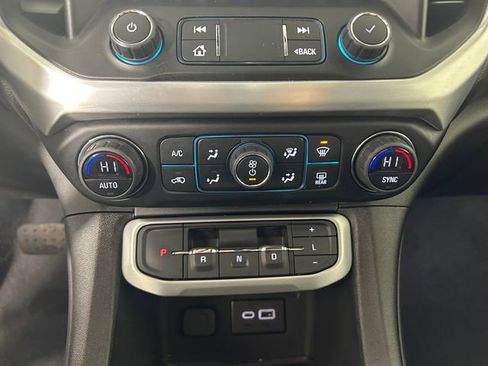 Used 2023 GMC Acadia SLE w/ Driver Convenience Package image 24