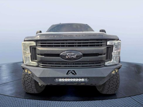Used 2017 Ford F250 Lariat w/ Lariat Ultimate Package AWD/4WD image 2