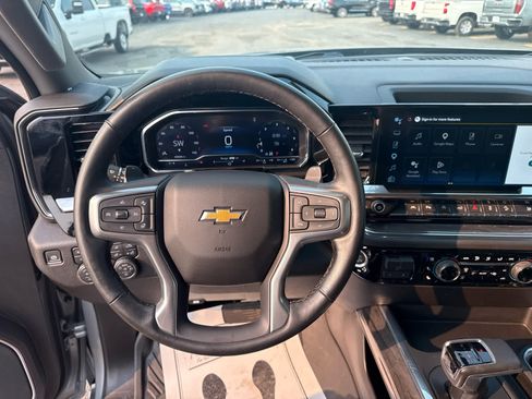 Certified 2025 Chevrolet Silverado 1500 LTZ AWD/4WD image 15