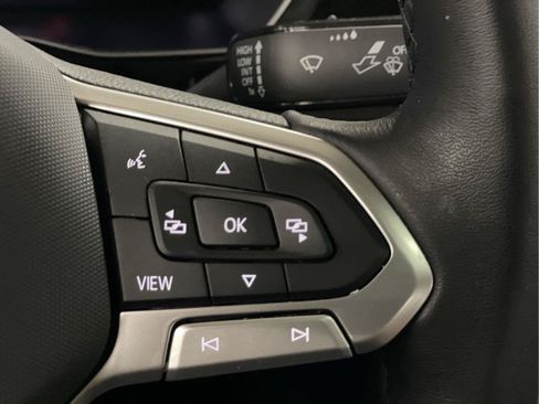 Used 2024 Volkswagen Jetta SE w/ Panoramic Sunroof Package FWD image 31