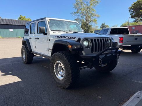 Used 2019 Jeep Wrangler Unlimited Rubicon AWD/4WD image 2