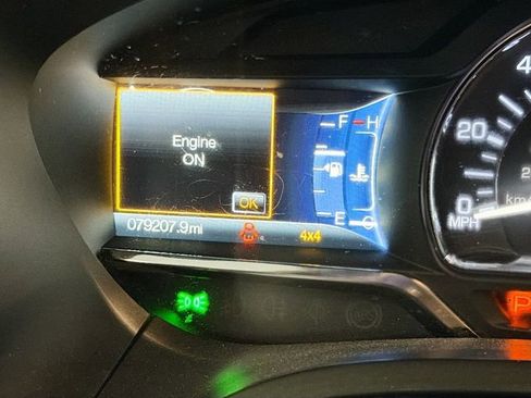 Used 2017 Lincoln Navigator Select image 12