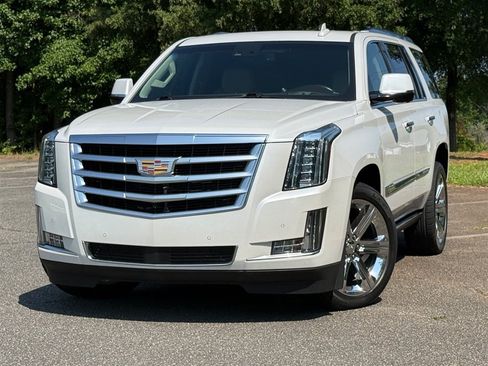 Used 2016 Cadillac Escalade Premium AWD/4WD image 8