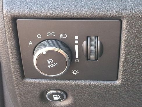 Used 2020 Jeep Grand Cherokee Limited AWD/4WD image 27