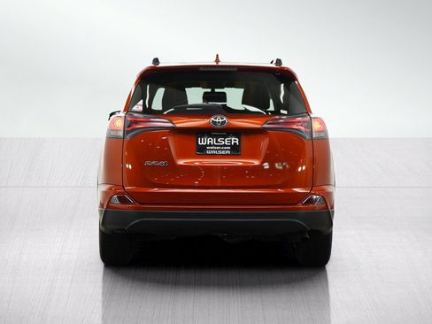 Used 2016 Toyota RAV4 LE FWD image 4