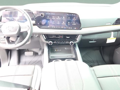 New 2026 Chevrolet Suburban High Country image 24