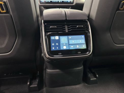 Used 2023 Rivian R1S Adventure image 39