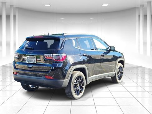 New 2026 Jeep Compass Latitude AWD/4WD image 3