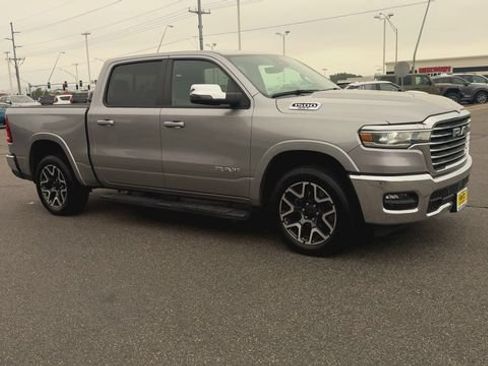 Used 2025 RAM 1500 Laramie AWD/4WD image 2