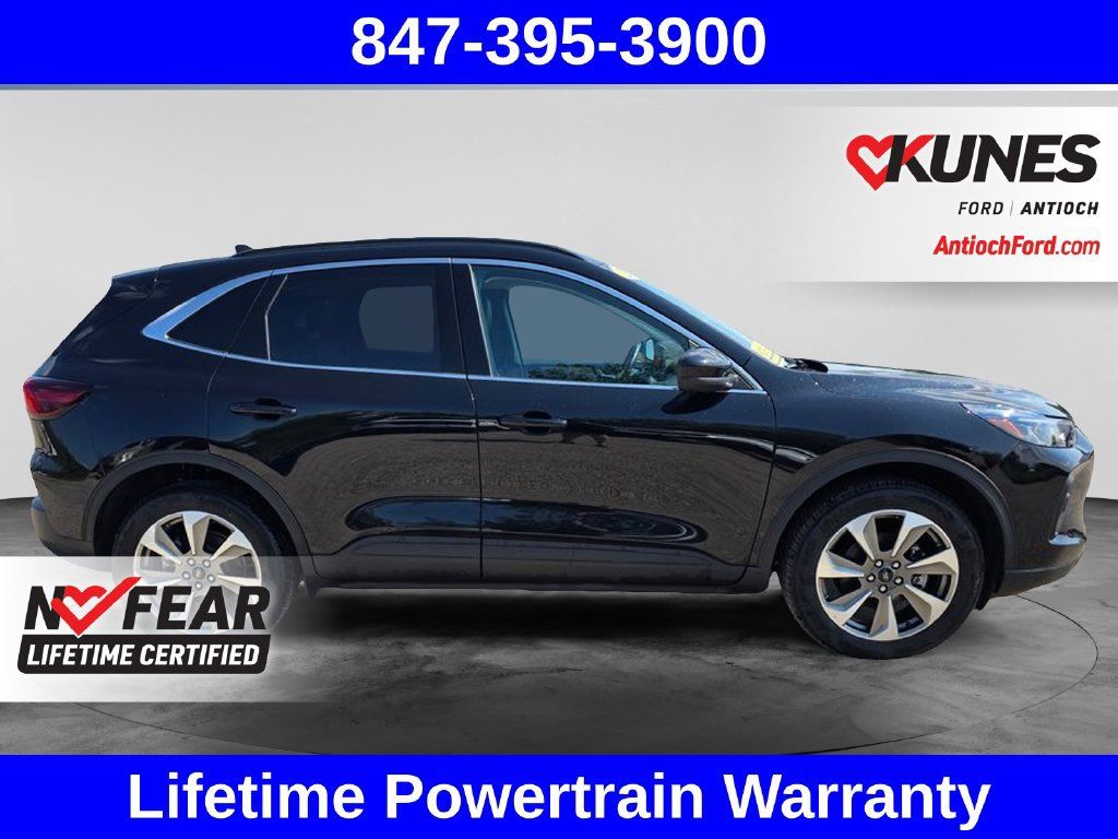 Certified 2025 Ford Escape Platinum AWD/4WD image 11