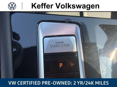 Used 2024 Volkswagen Atlas Cross Sport SE FWD image 23
