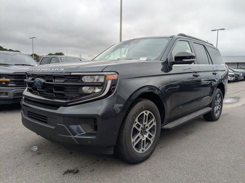 New 2025 Ford Expedition Active image 8