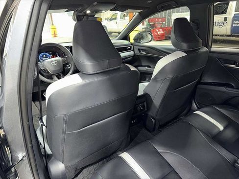 Certified 2025 Toyota Camry SE w/ Convenience Package image 28