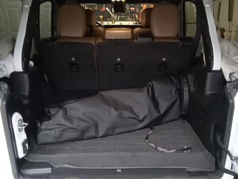 Used 2022 Jeep Wrangler Unlimited Sahara w/ Cold Weather Group image 10