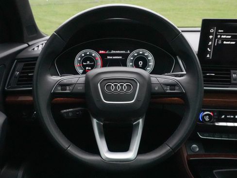 Used 2023 Audi Q5 2.0T Premium Plus w/ Premium Plus Package AWD/4WD image 14