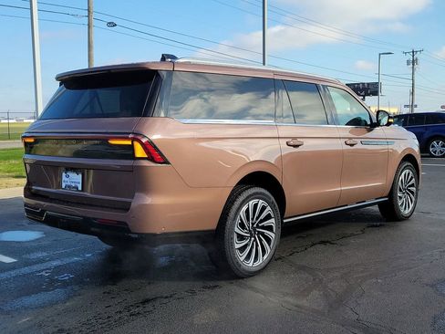New 2025 Lincoln Navigator L Black Label image 4