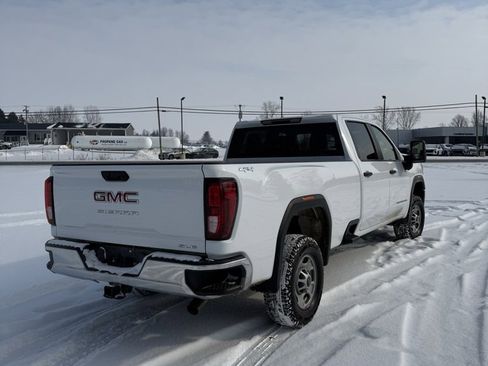 Used 2024 GMC Sierra 2500 Pro w/ Convenience Package image 3