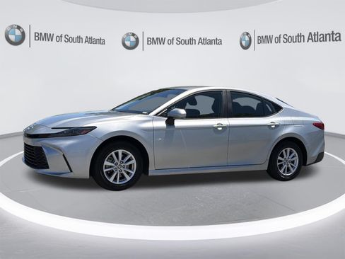 Used 2025 Toyota Camry LE AWD/4WD image 21