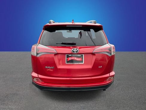 Used 2016 Toyota RAV4 LE FWD image 4