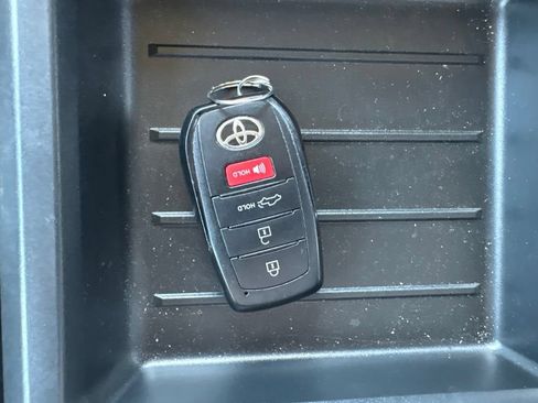 Used 2024 Toyota Tundra Limited AWD/4WD image 12