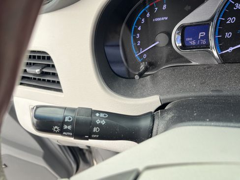 Used 2014 Toyota Sienna Limited w/ Limited Premium Package FWD image 22