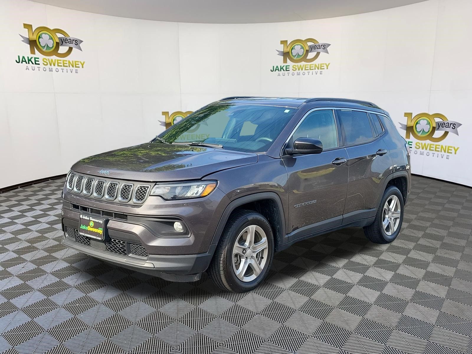 Used 2024 Jeep Compass Latitude AWD/4WD image 3
