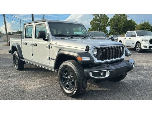 Used 2024 Jeep Gladiator Sport AWD/4WD image 7