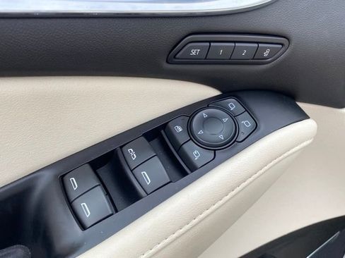 Used 2023 Buick Enclave Premium w/ Experience Buick Package image 18