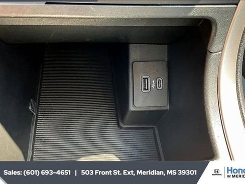 Used 2024 Ford Edge SEL image 22