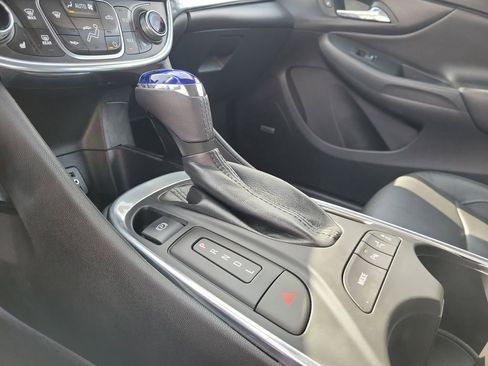 Used 2017 Chevrolet Volt Premier w/ Driver Confidence II Package FWD image 31