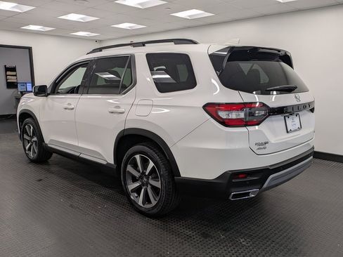 Certified 2023 Honda Pilot Touring image 6