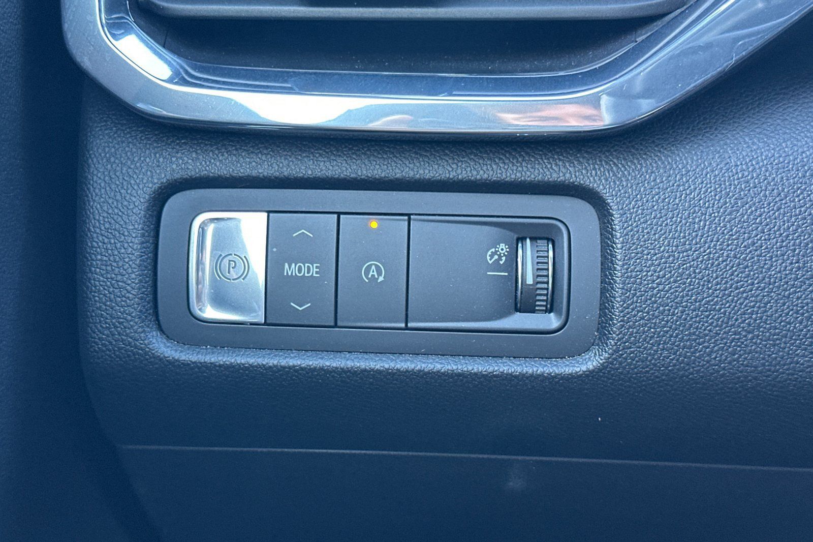 Used 2026 GMC Acadia Elevation FWD image 38