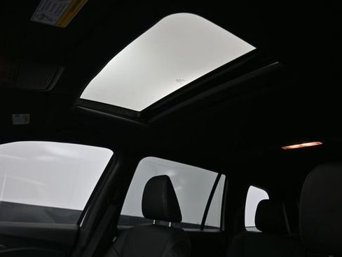 Used 2023 Honda Passport EX-L image 2