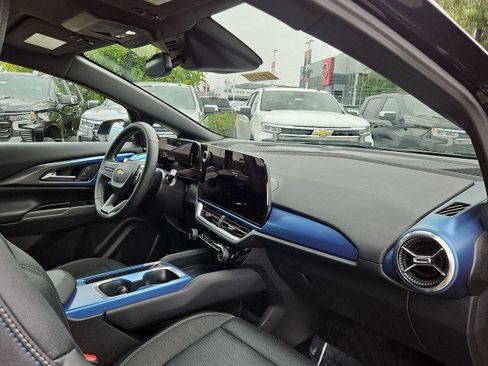 Used 2025 Chevrolet Equinox EV LT FWD image 27