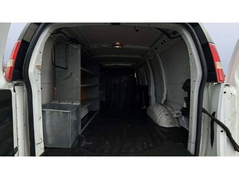 Used 2014 GMC Savana 1500 1500 image 13