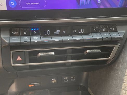 Used 2025 Toyota Camry XLE FWD image 24