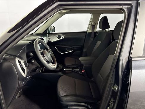 Used 2022 Kia Soul LX w/ Technology Package FWD image 11
