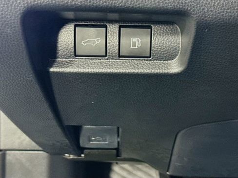 Certified 2025 Toyota Crown Signia AWD/4WD image 11