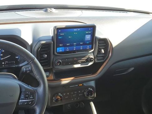 Used 2022 Ford Bronco Sport Outer Banks w/ Tech Package AWD/4WD image 29